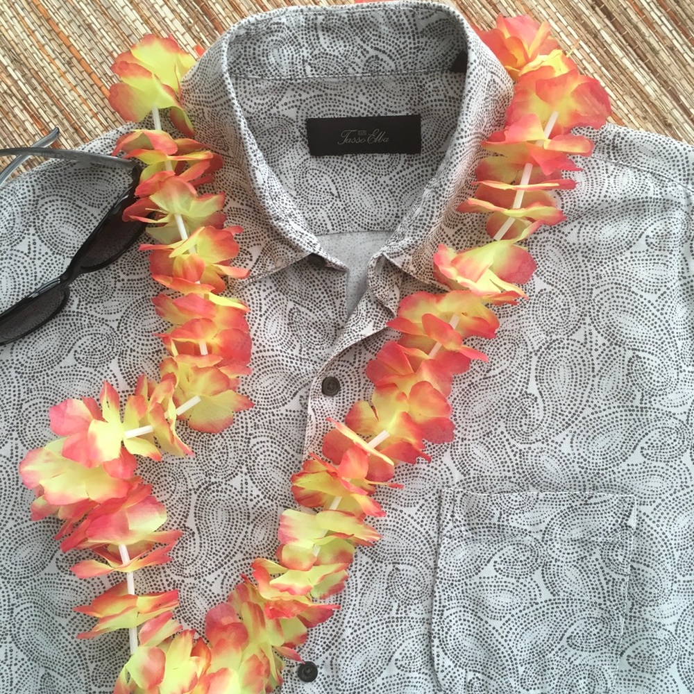 Resort Casual Men’s Short Sleeve Shirt LG